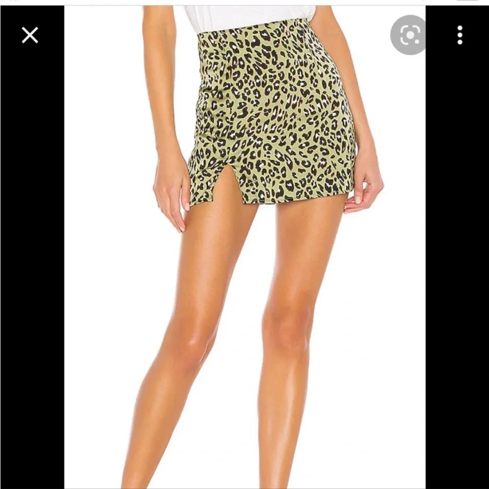Superdown Betty Slit Mini Skirt in Green Leopard - Picture 2 of 9